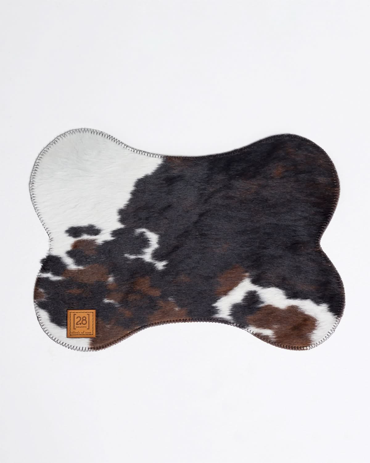 פלייסמט מעוצב לקערות לכלב ולחתול | BRUCE COWHIDE PLACEMAT