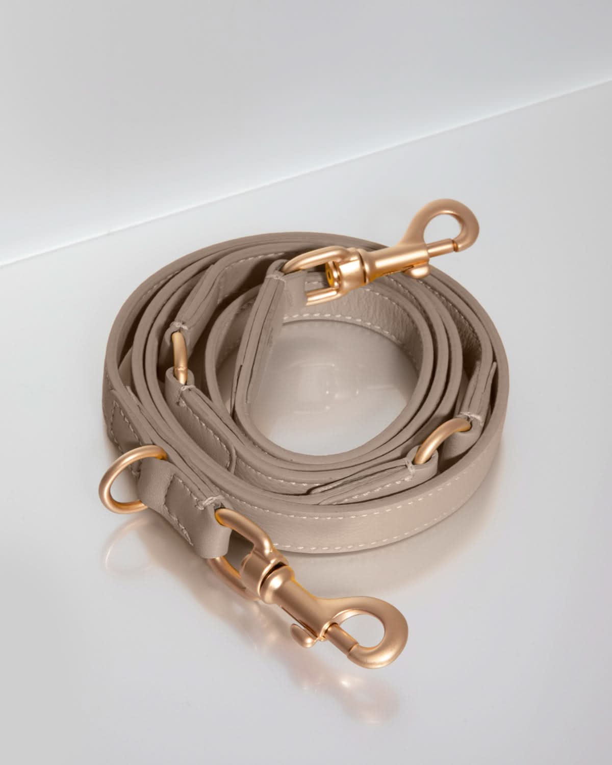 רצועת מתכווננת לכלב מעור נאפה איטלקי | MARIO ADJUSTABLE LEATHER LEASH