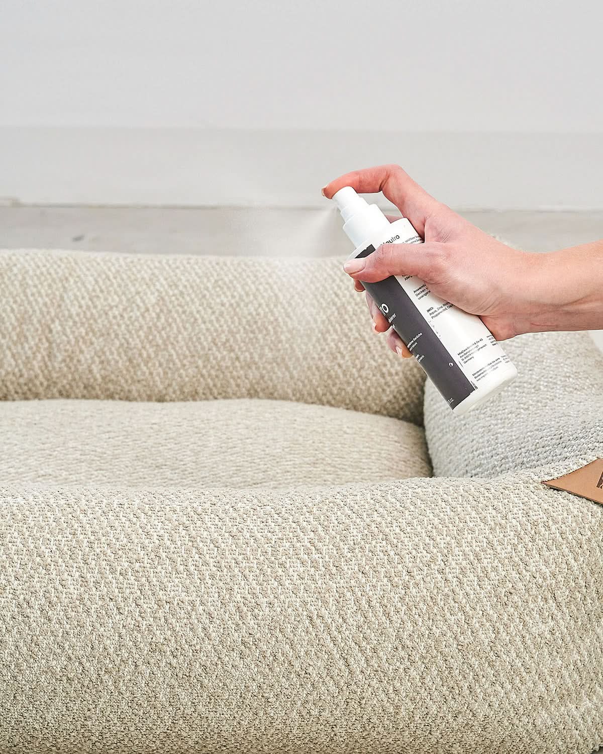 NEUTRO DOG & CAT ODOR NEUTRALIZER | מנטרל ריחות לכלב ולחתול