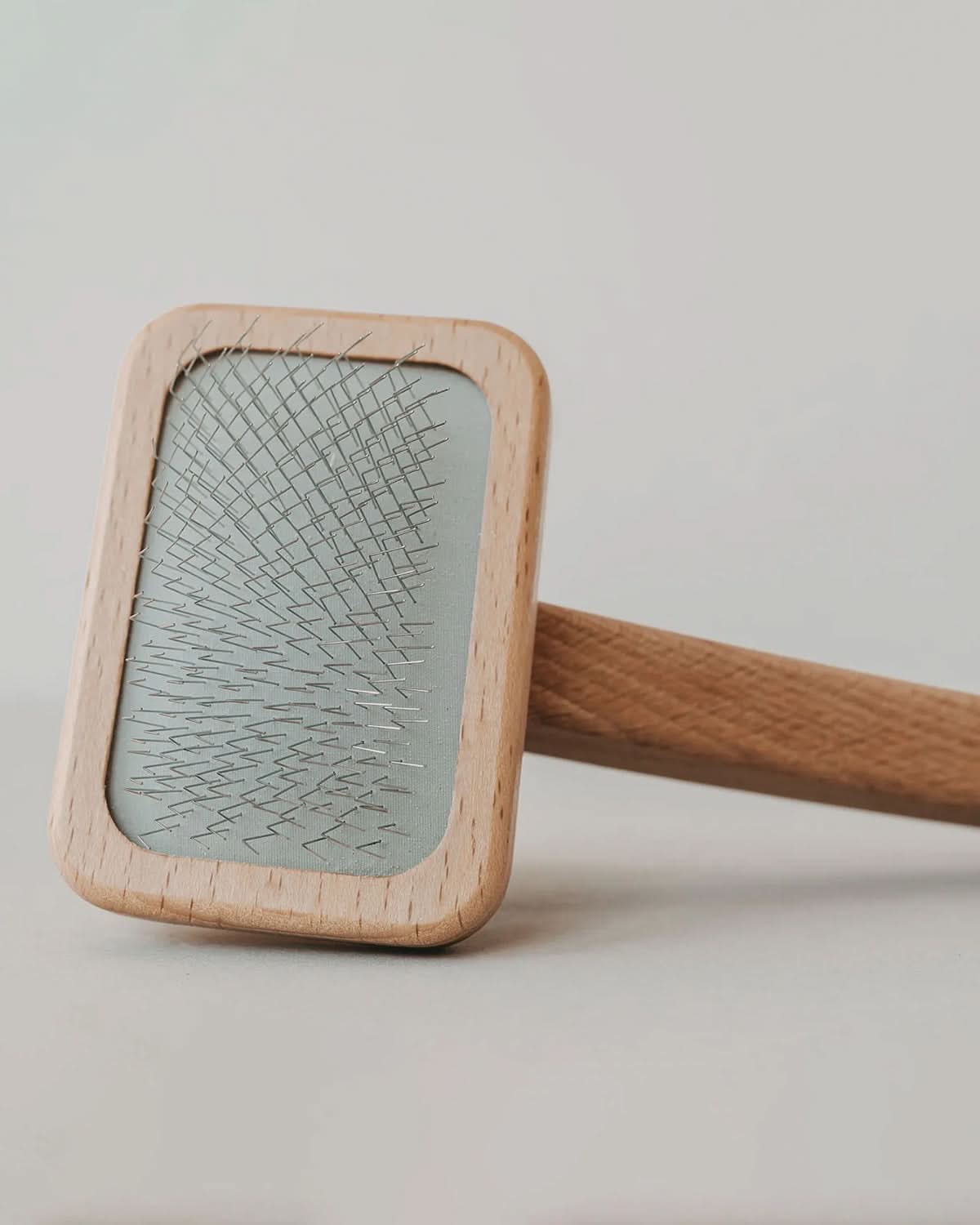 SLICKER DOG BRUSH | מברשת סליקר מקצועית לכלב