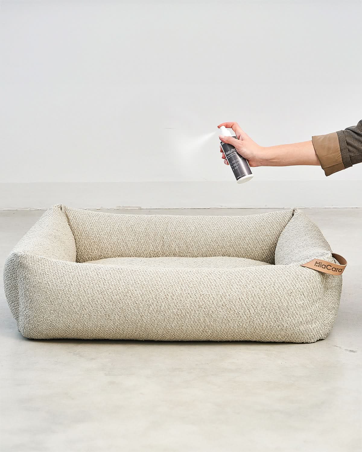 NEUTRO DOG & CAT ODOR NEUTRALIZER | מנטרל ריחות לכלב ולחתול