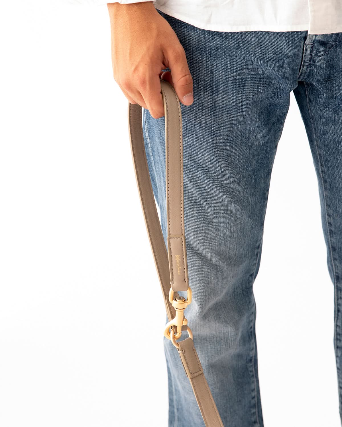 MARIO ADJUSTABLE LEATHER LEASH | רצועת עור מתכווננת לכלב