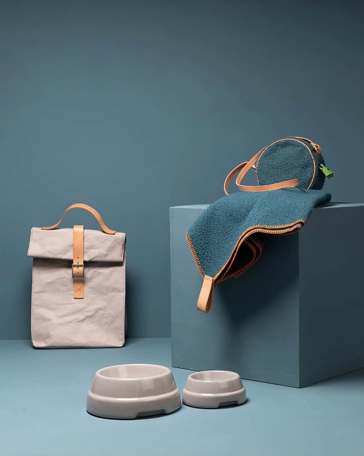 קערות אוכל ומים לחתול וכלב