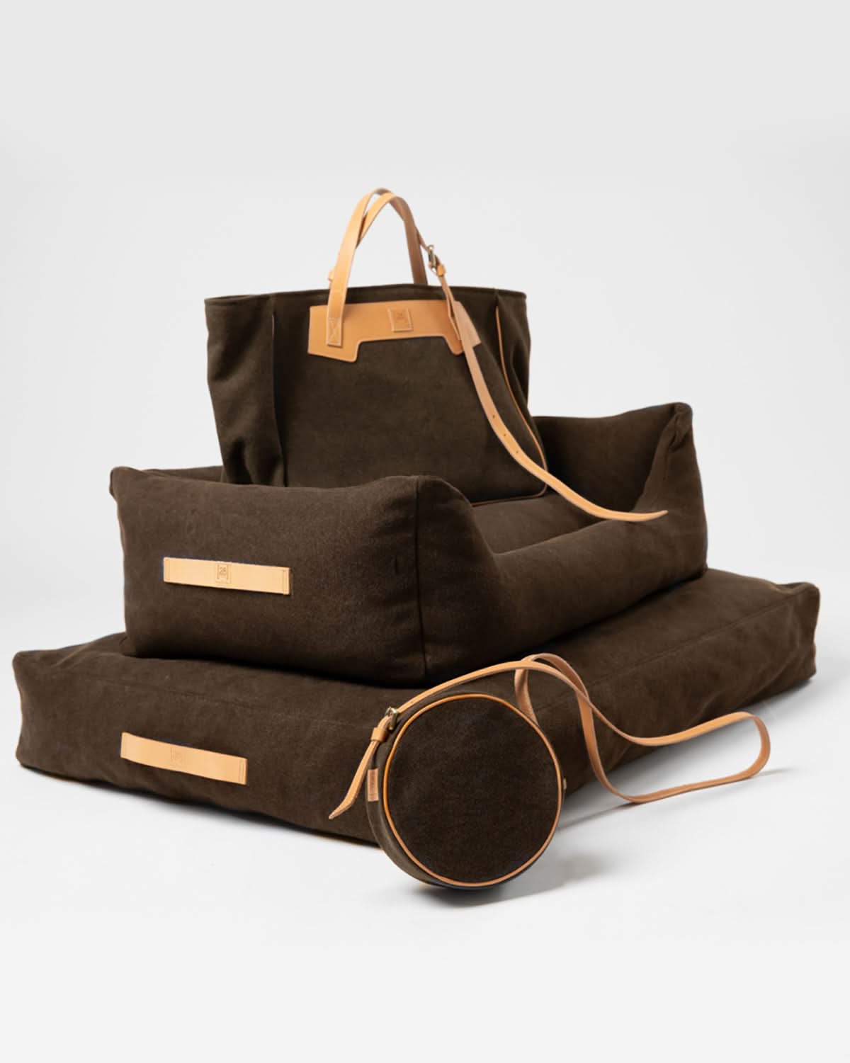 HENRI ORGANIC COTTON DOG BED | מיטה לכלב