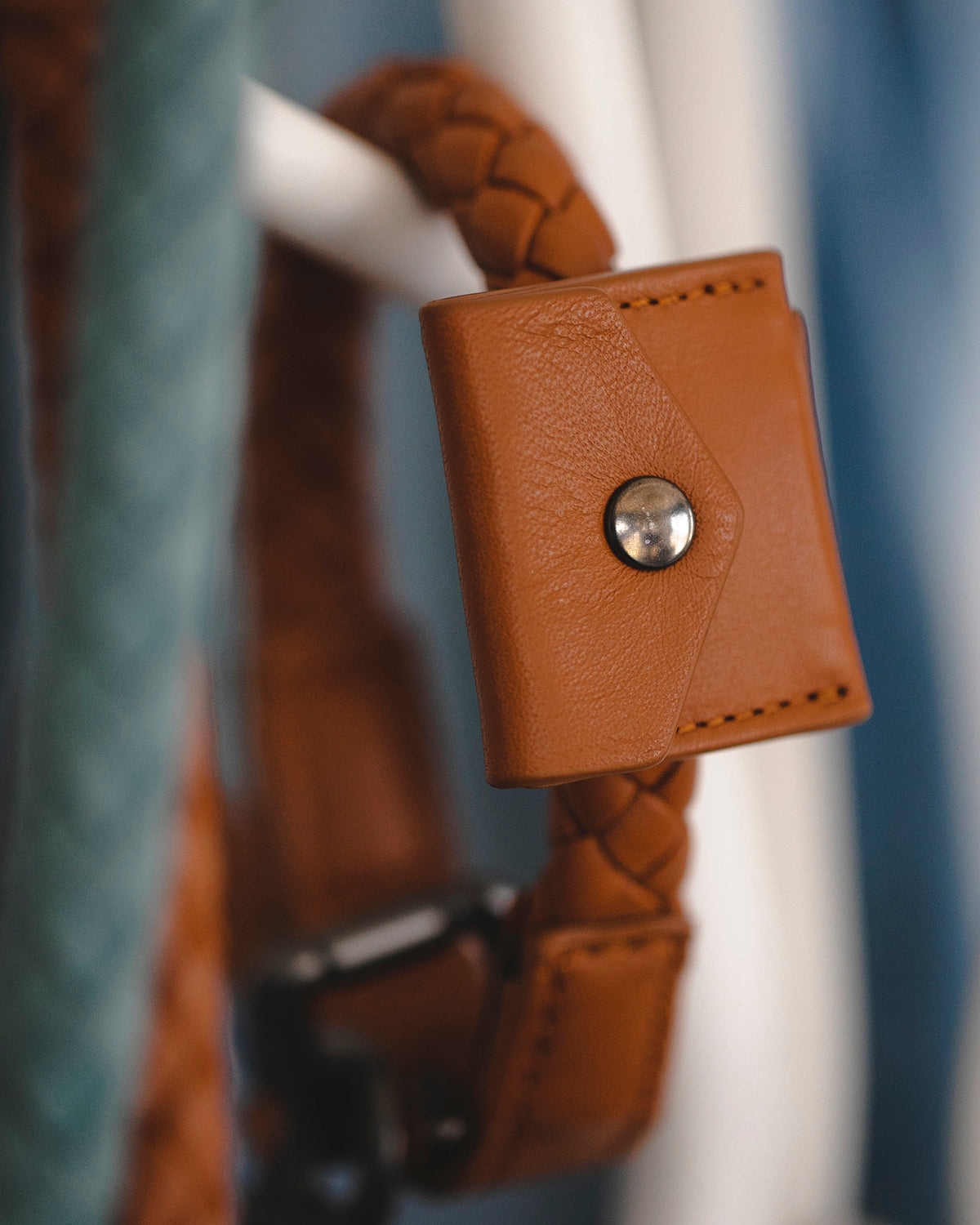 UGO AirTag® LEATHER HOLDER | קייס איירטאג לקולר ולרתמה לכלב