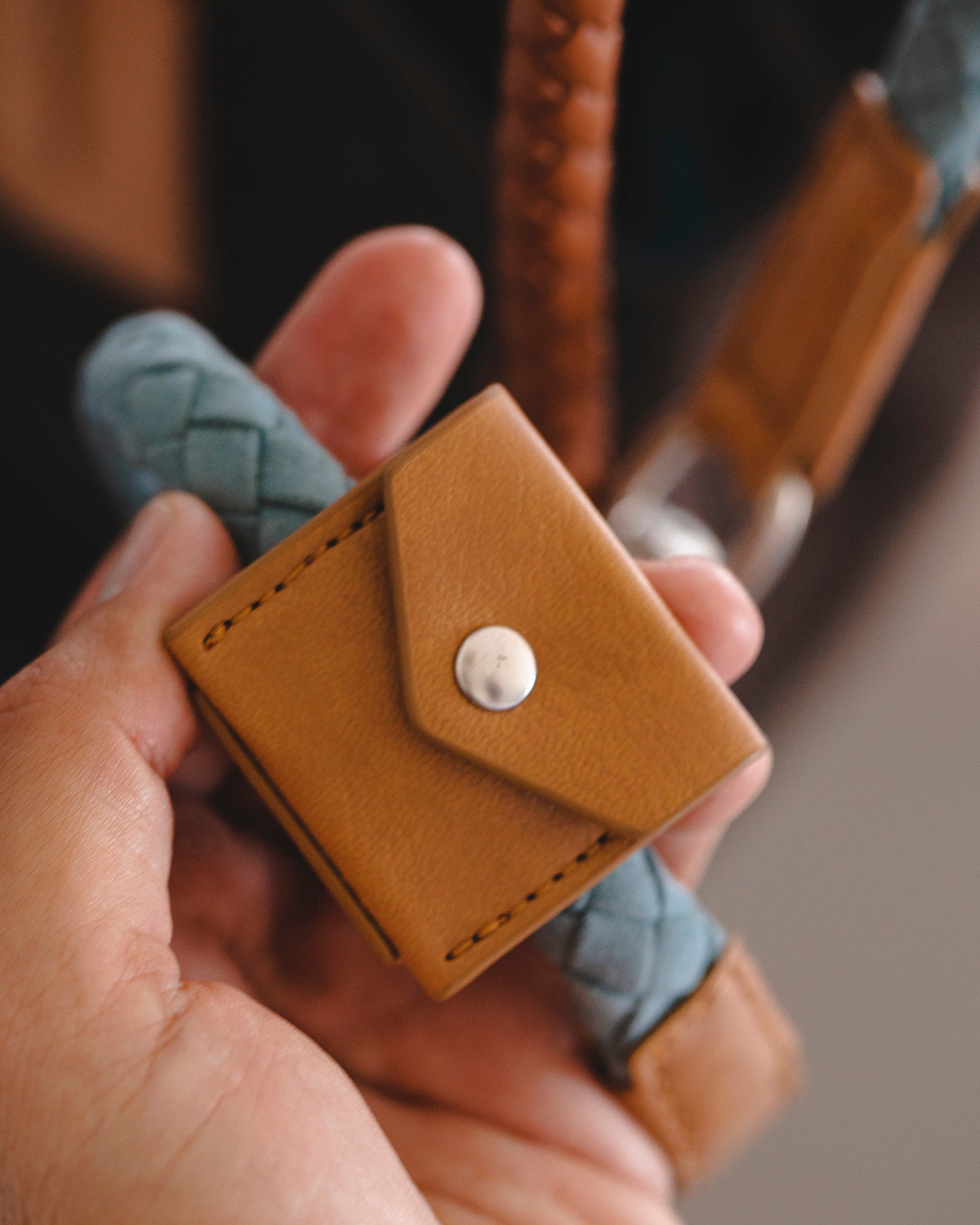 Ugo Vegan Leather AirTag® Case | קייס איירטאג לקולר לכלב