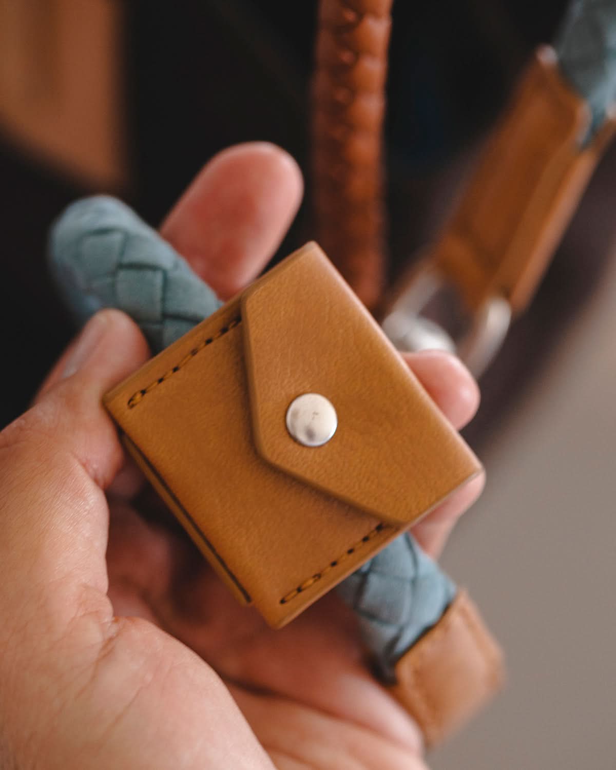 Ugo Vegan Leather AirTag® Case | קייס איירטאג לקולר לכלב