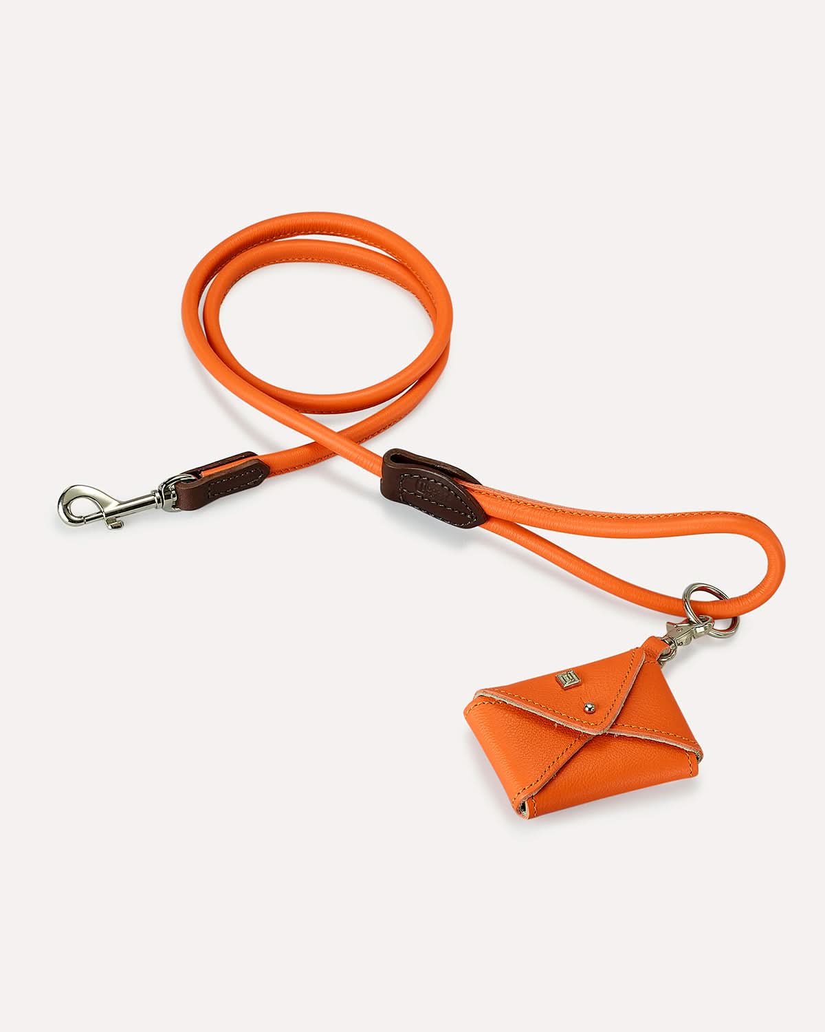 ROLLED SOFT LEATHER LEASH | רצועת עור לכלב