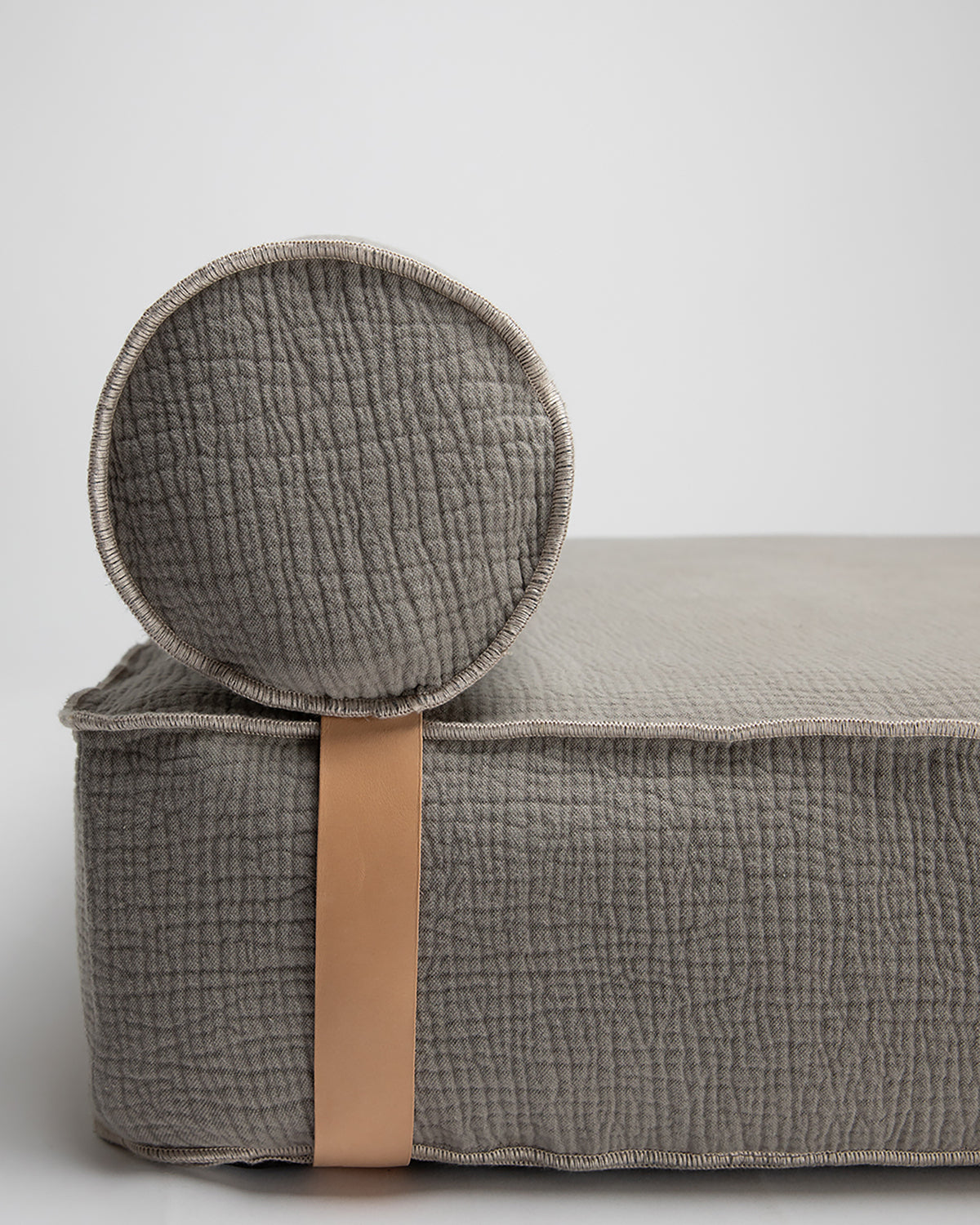 GIAMPAOLO ELEPHANT COTTON LOUNGE BED | מיטת לאונג׳ אורתופדית לכלב