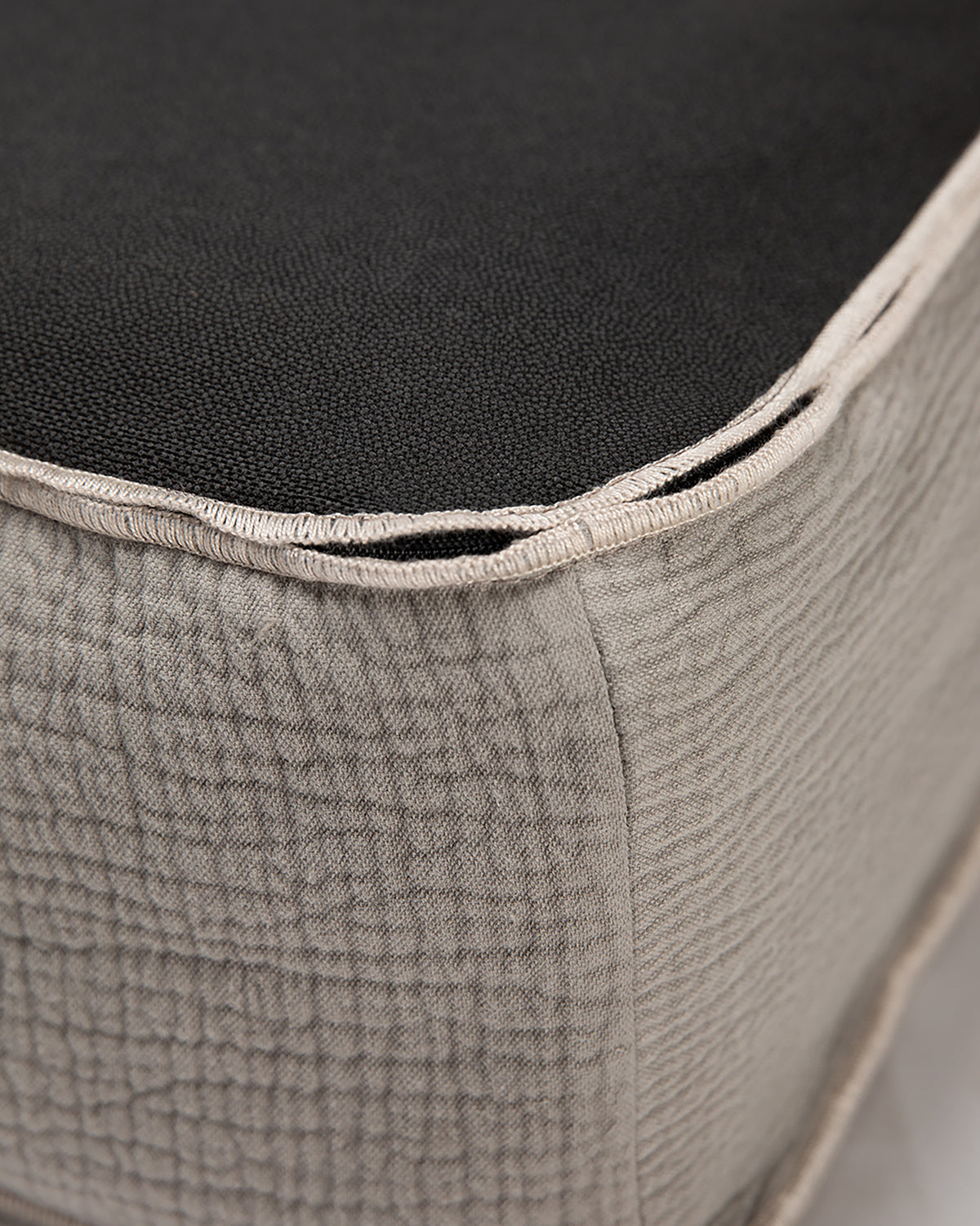 GIAMPAOLO ELEPHANT COTTON LOUNGE BED | מיטת לאונג׳ אורתופדית לכלב