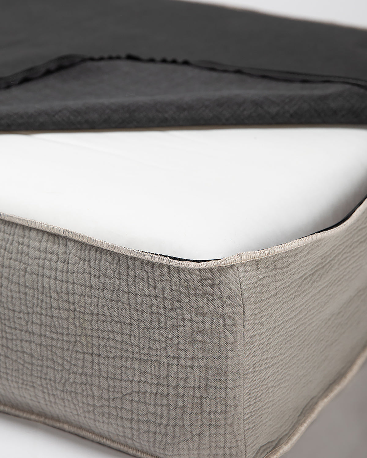 GIAMPAOLO ELEPHANT COTTON LOUNGE BED | מיטת לאונג׳ אורתופדית לכלב