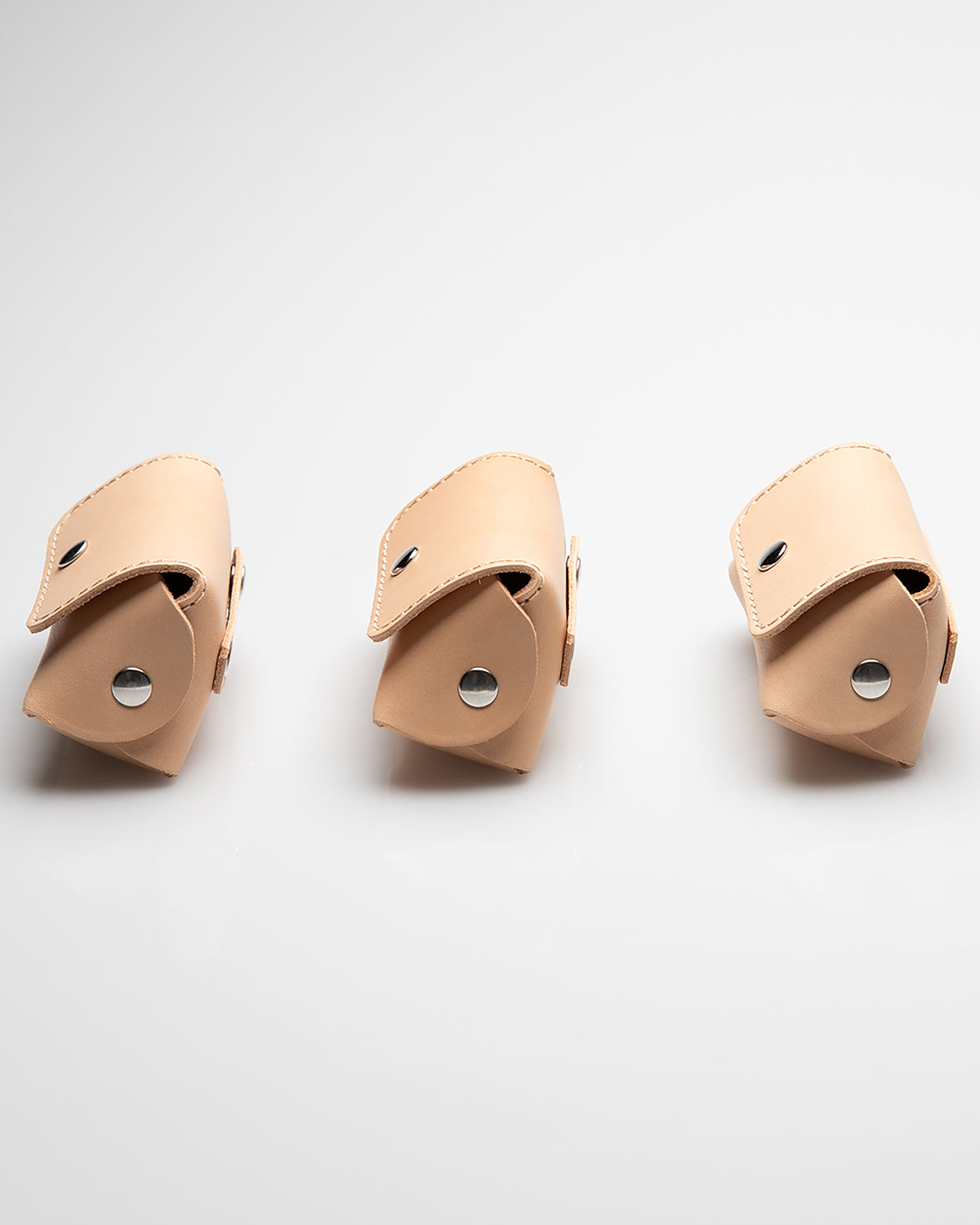 GERDA POOP BAG HOLDER | נרתיק שקיות איסוף מעור