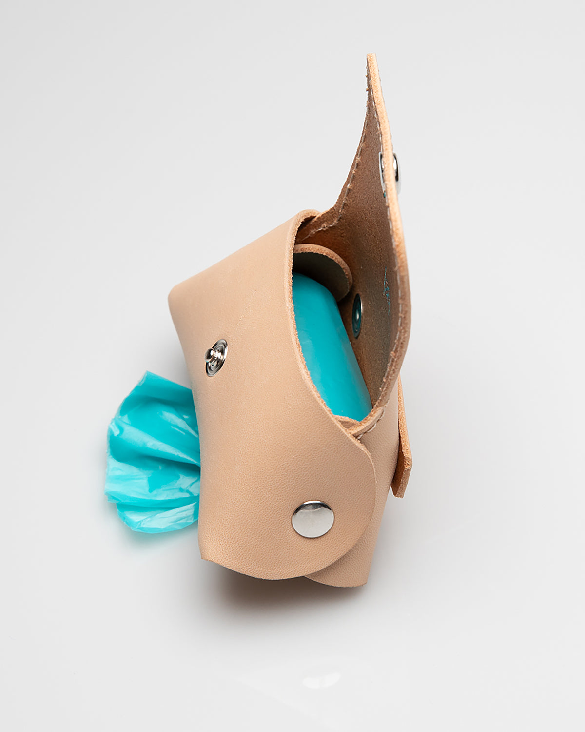 GERDA POOP BAG HOLDER | נרתיק שקיות איסוף מעור