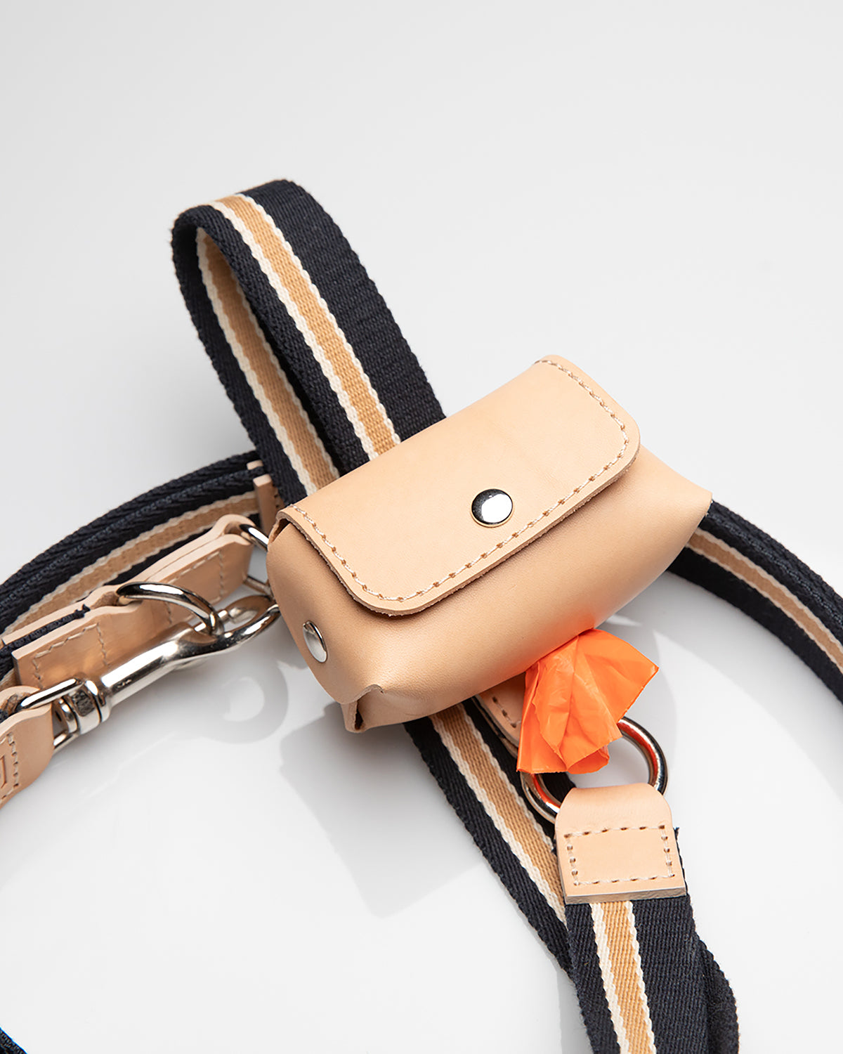 GERDA POOP BAG HOLDER | נרתיק שקיות איסוף מעור