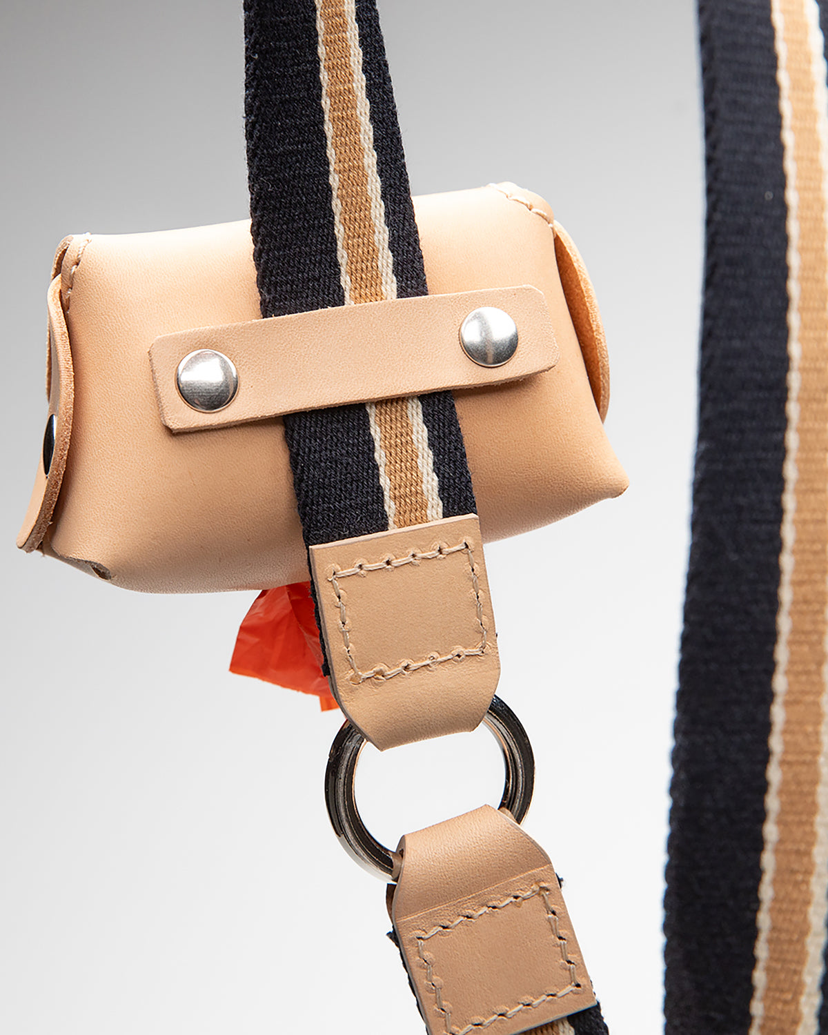 GERDA POOP BAG HOLDER | נרתיק שקיות איסוף מעור