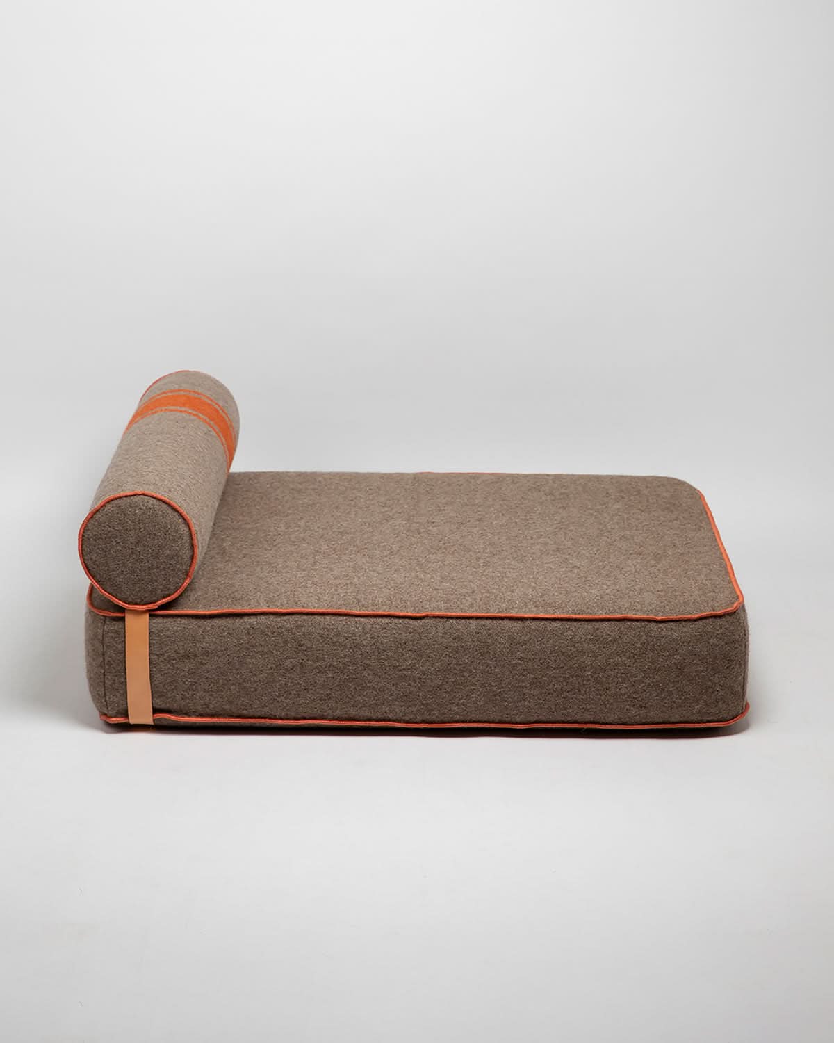 REPLACEMENT COVER FROM RECYCLED WOOL FOR GIAMPAOLO DOG LOUNGE BED | ריפוד להחלפה למיטה לכלב