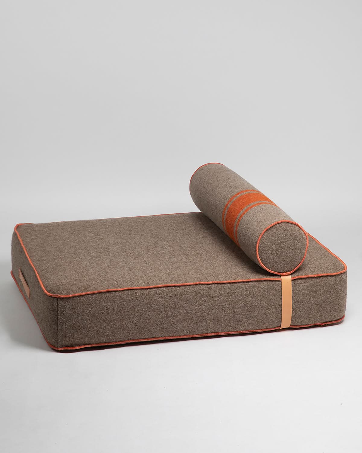 GIAMPAOLO RECYCLED WOOL DOG LOUNGE BED | מיטת לאונג׳ לכלב