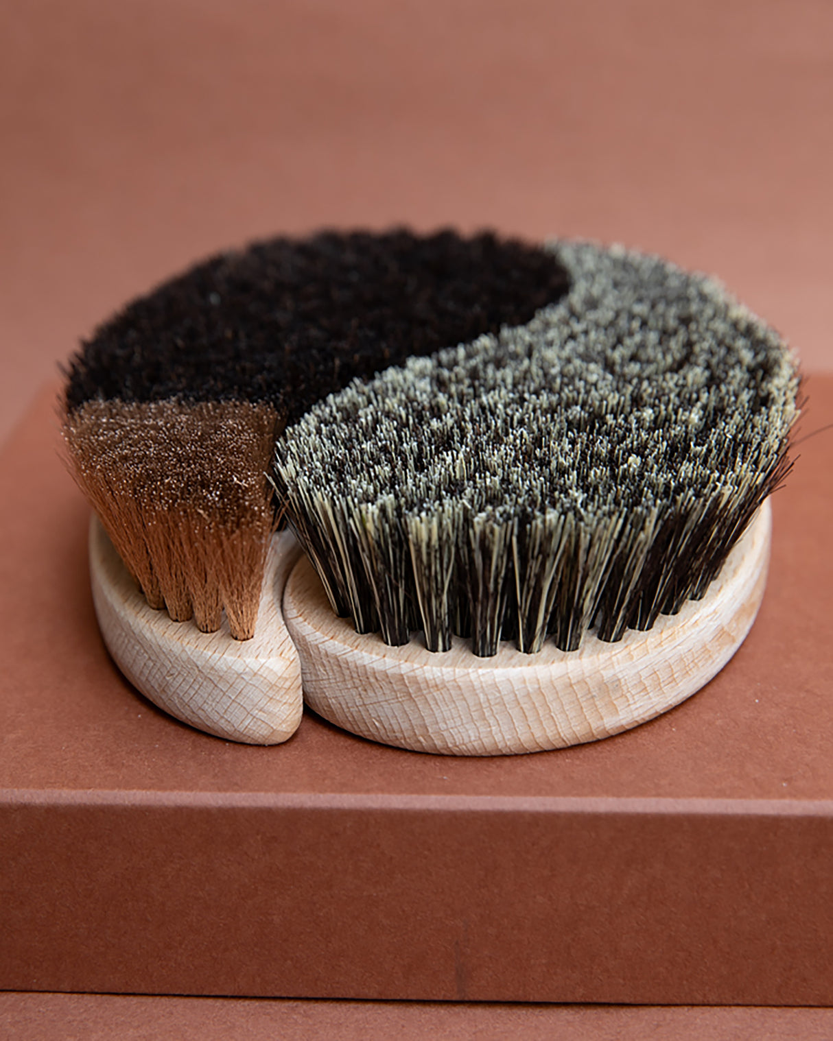 LEE DOG BRUSHES | מברשות שיער לכלבים