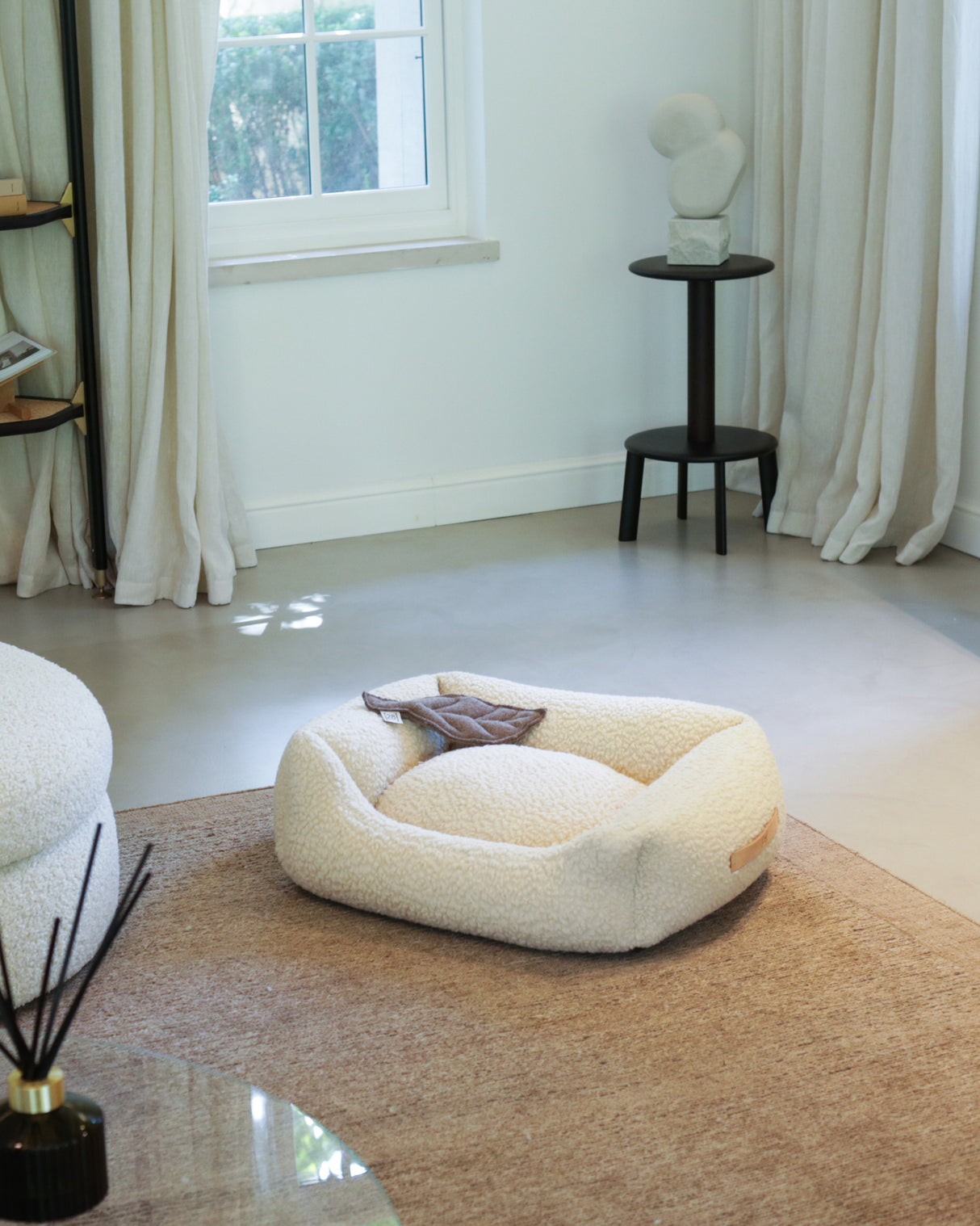 HENRI BOUCLÉ WOOL DOG BED | מיטה לכלב