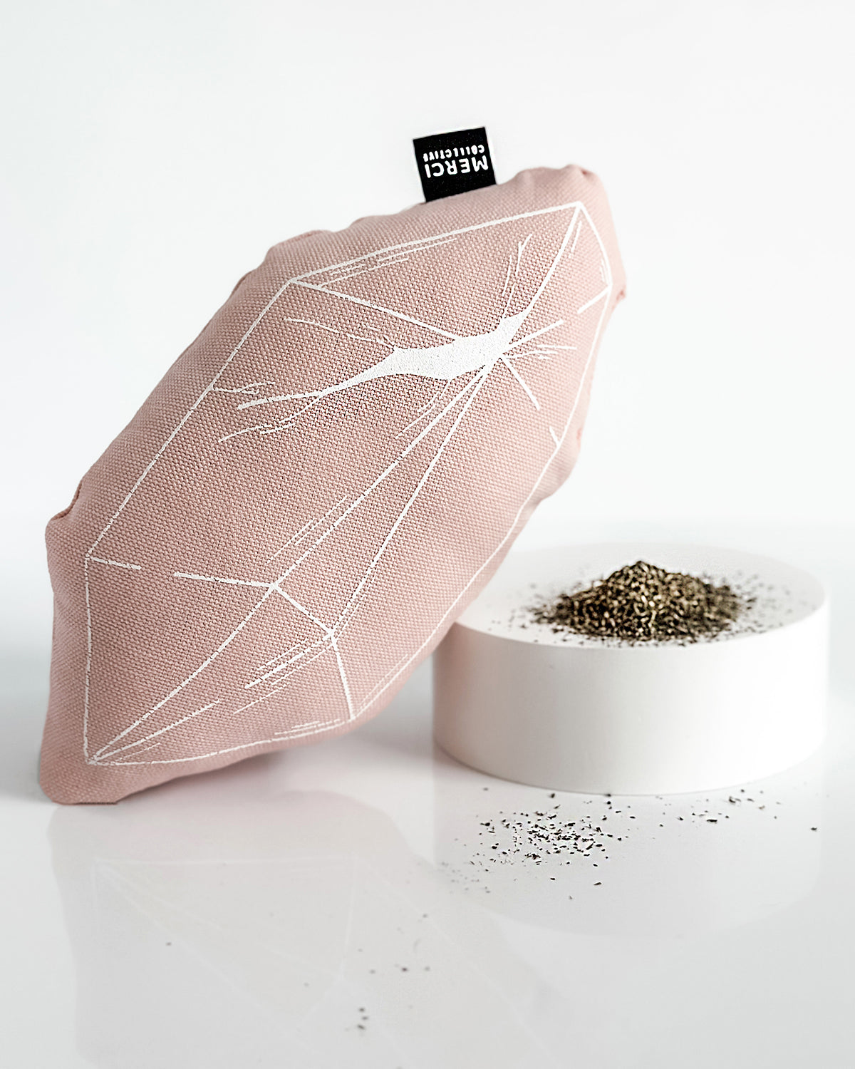 CATNIP מרובע קריסטל לחתולים וכלבים | קטניפ מועשר בקריסטלים לכלבים וחתולים