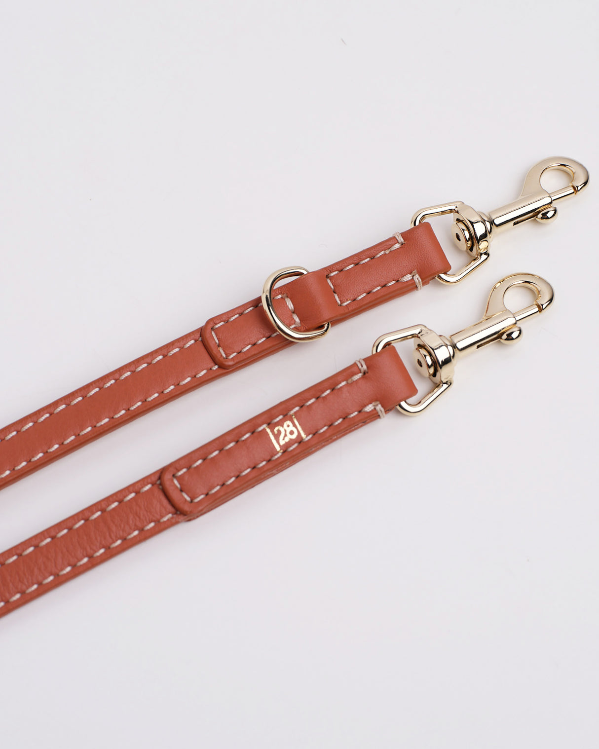 GABRIELE FREE-HANDS LONG LEATHER DOG LEAD | רצועת עור ארוכה ומתכווננת לכלבים