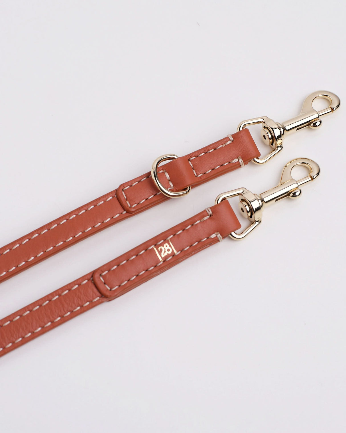 GABRIELE FREE-HANDS LONG LEATHER DOG LEASH | רצועת עור ארוכה ומתכווננת לכלבים