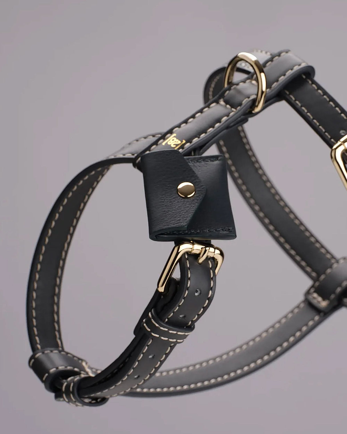 UGO AirTag® LEATHER HOLDER | קייס איירטאג לקולר ולרתמה לכלב