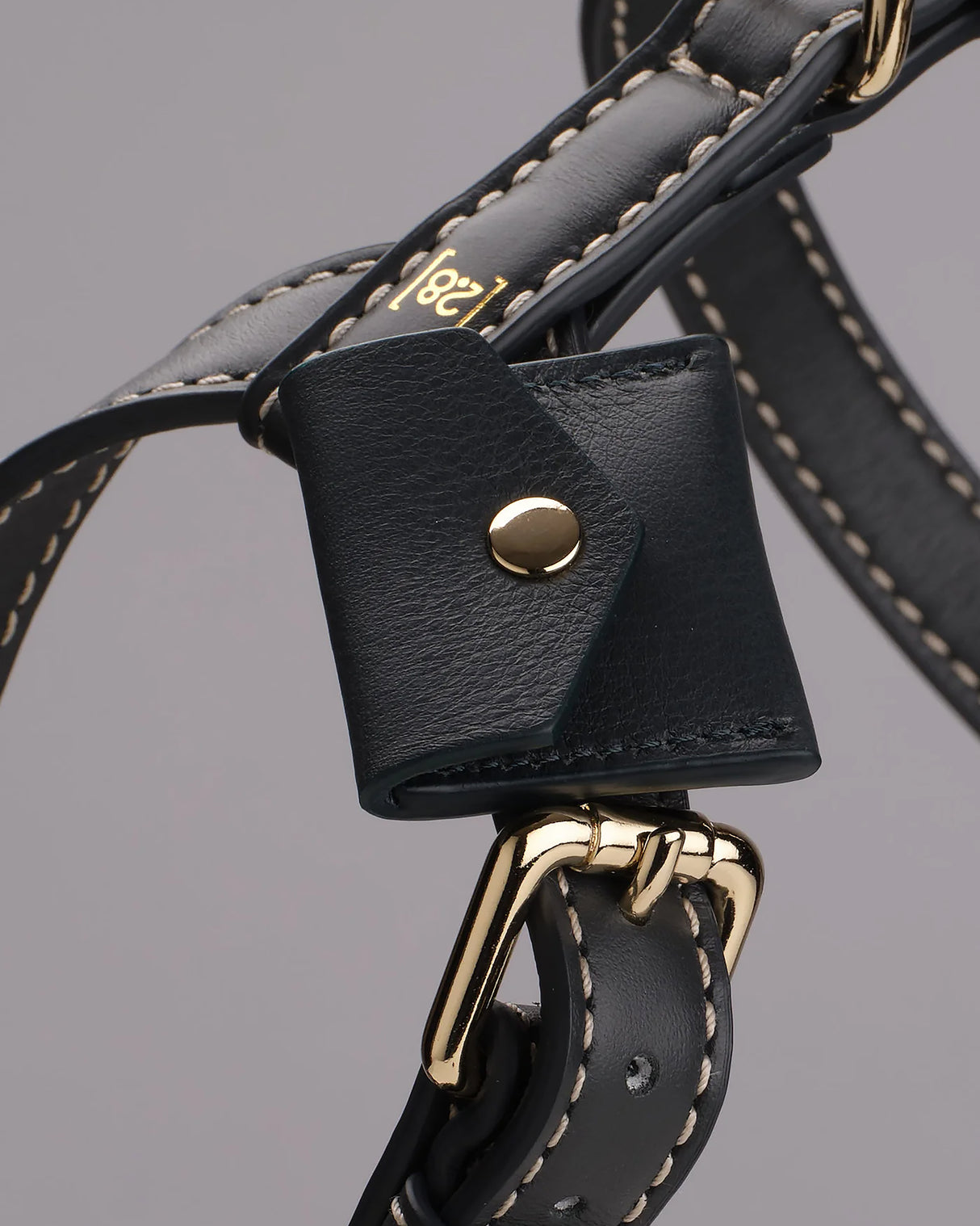 UGO AirTag® LEATHER HOLDER | קייס איירטאג לקולר ולרתמה לכלב