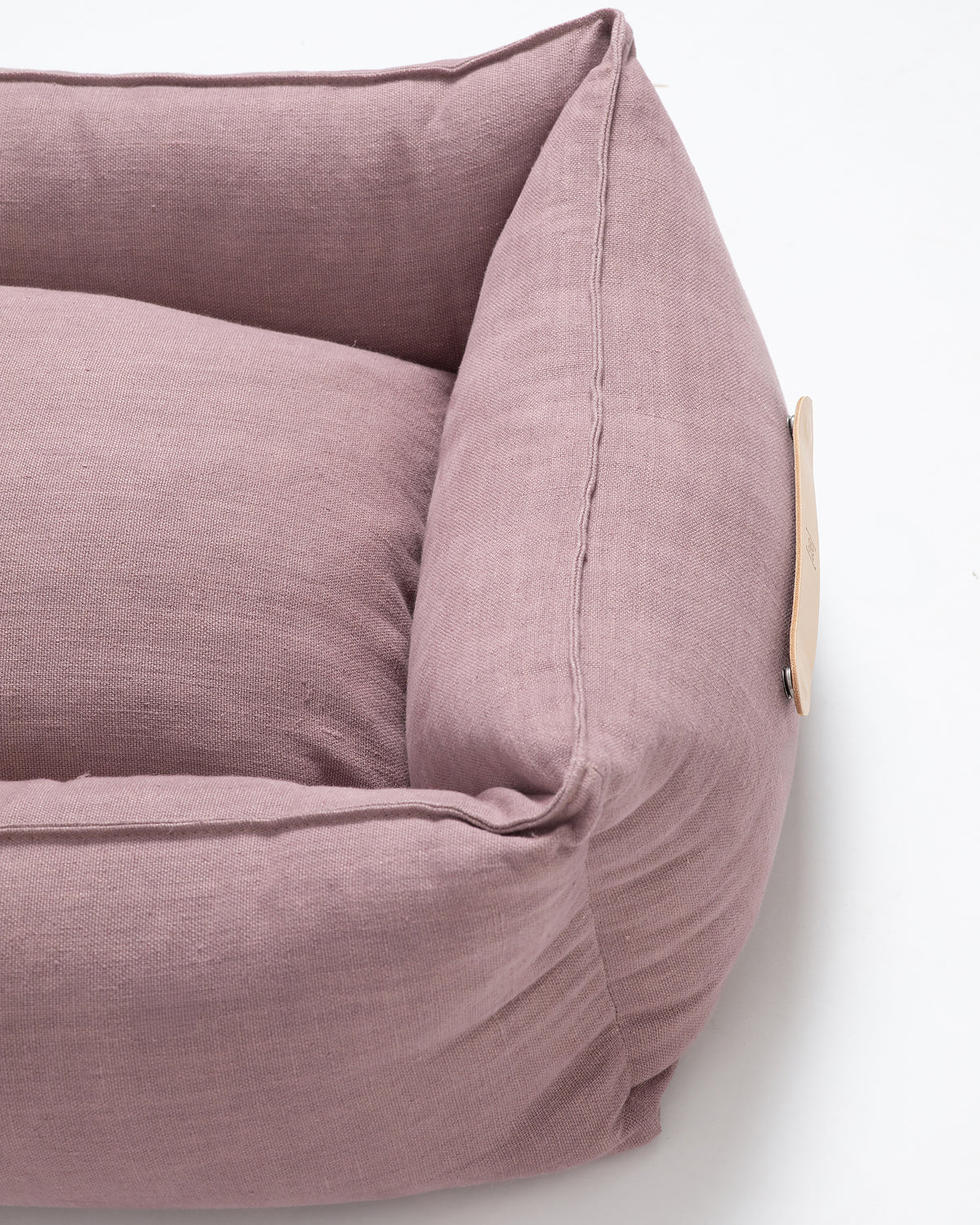 מיטה לכלב מפשתן טהור | EDWARD PURE LINEN DOG BED