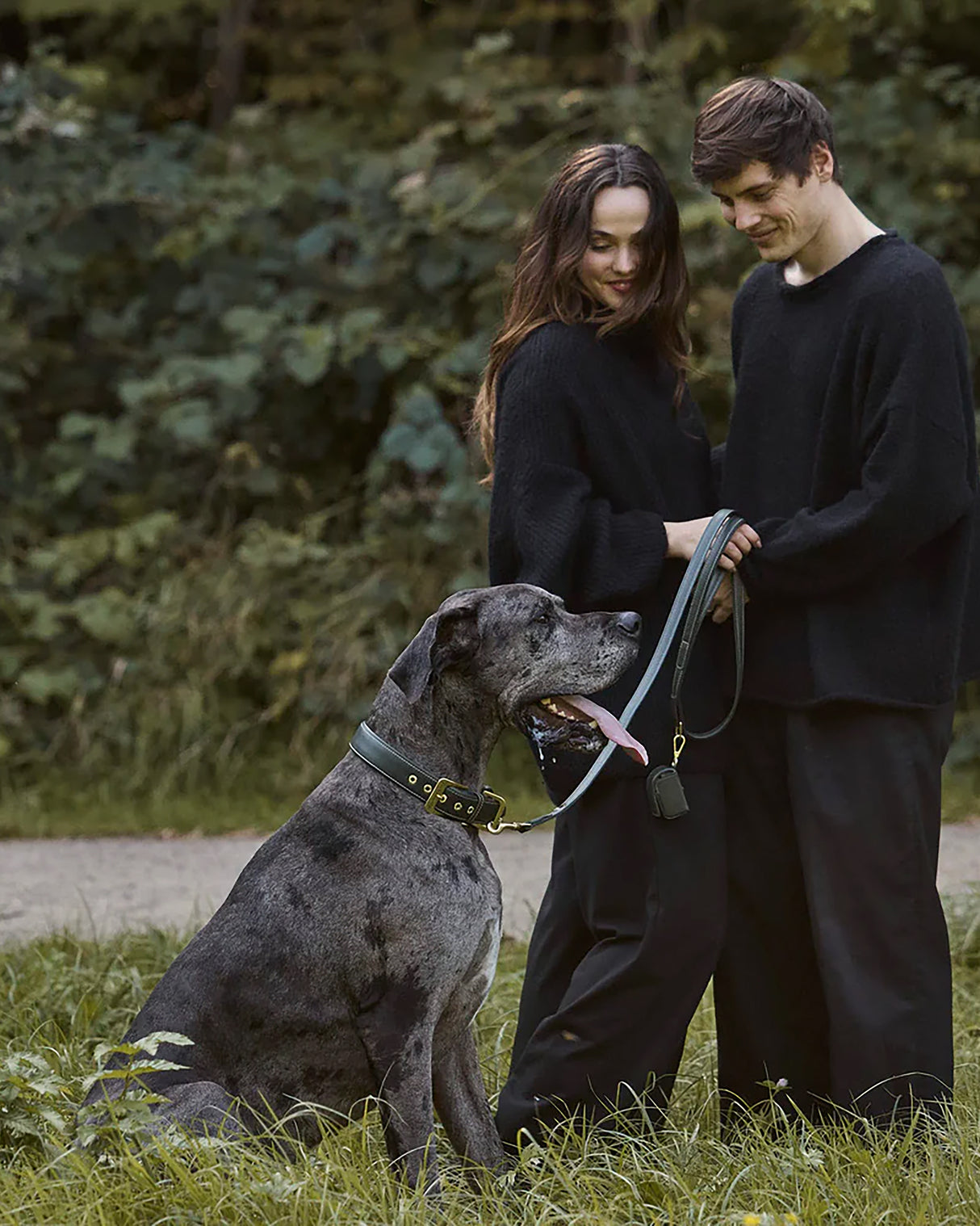 Luxe Suede Leather Dog Leash | רצועת עור ארוכה ומתכווננת לכלב