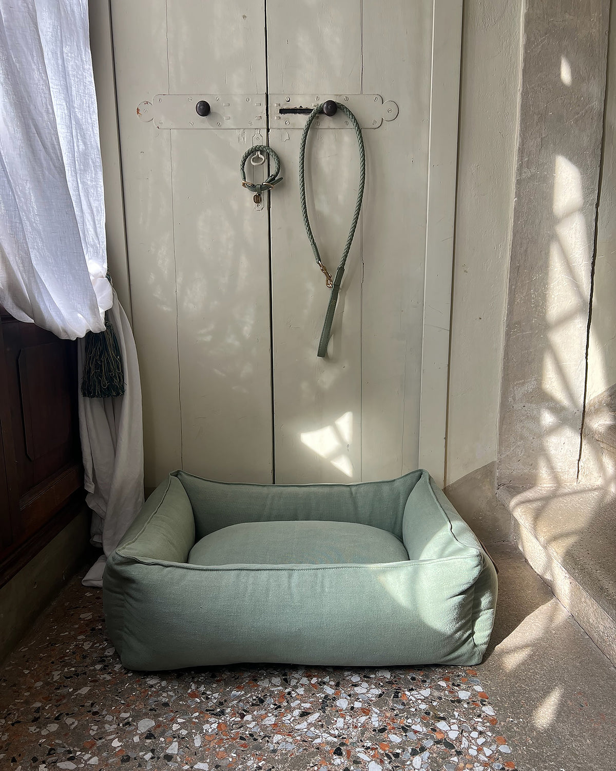 מיטה לכלב מפשתן טהור | EDWARD PURE LINEN DOG BED