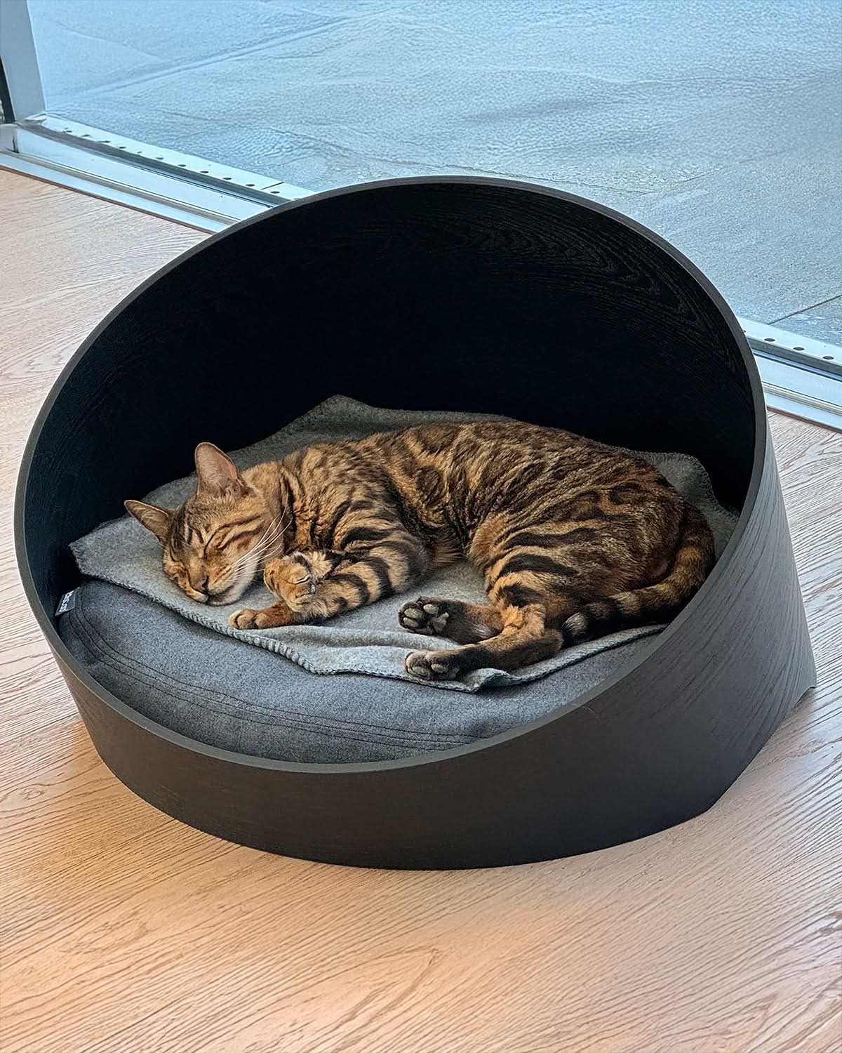 COVO CAT CAVE BED | מיטת עץ לחתול