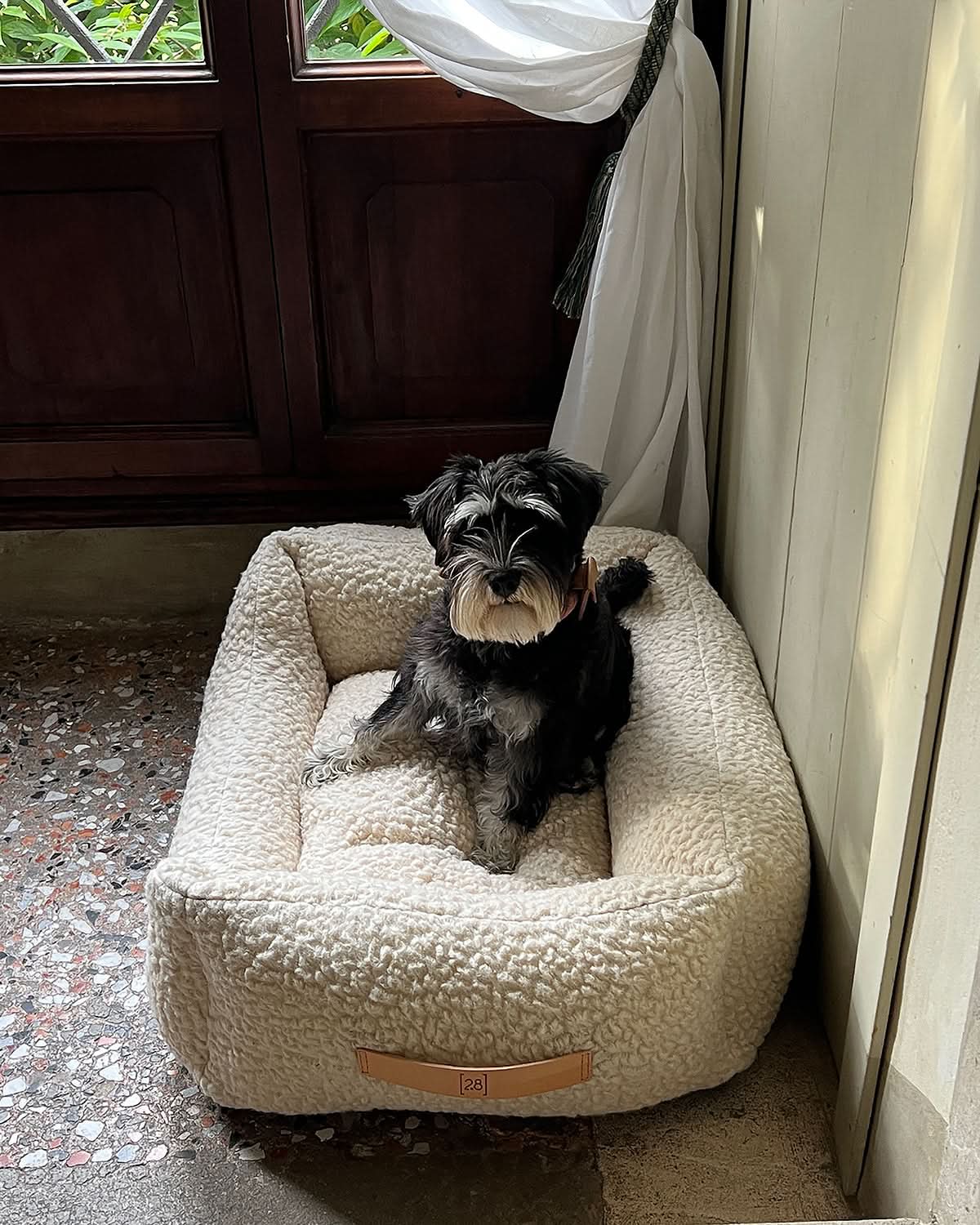 HENRI BOUCLÉ WOOL DOG BED | מיטה לכלב