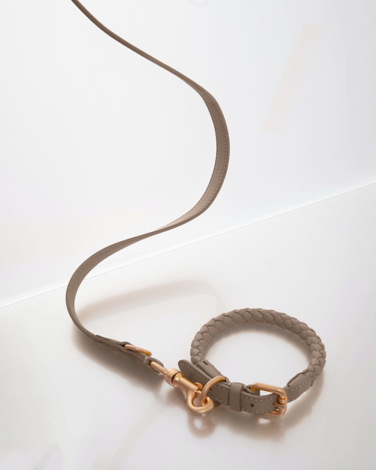 רצועת מתכווננת לכלב מעור נאפה איטלקי | MARIO ADJUSTABLE LEATHER LEASH