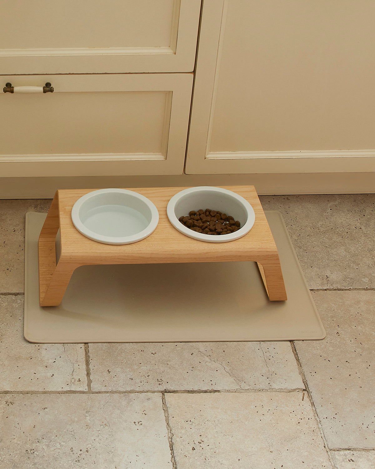 פורצלן דסקו עץ | מעמדות מוגבה לכלב