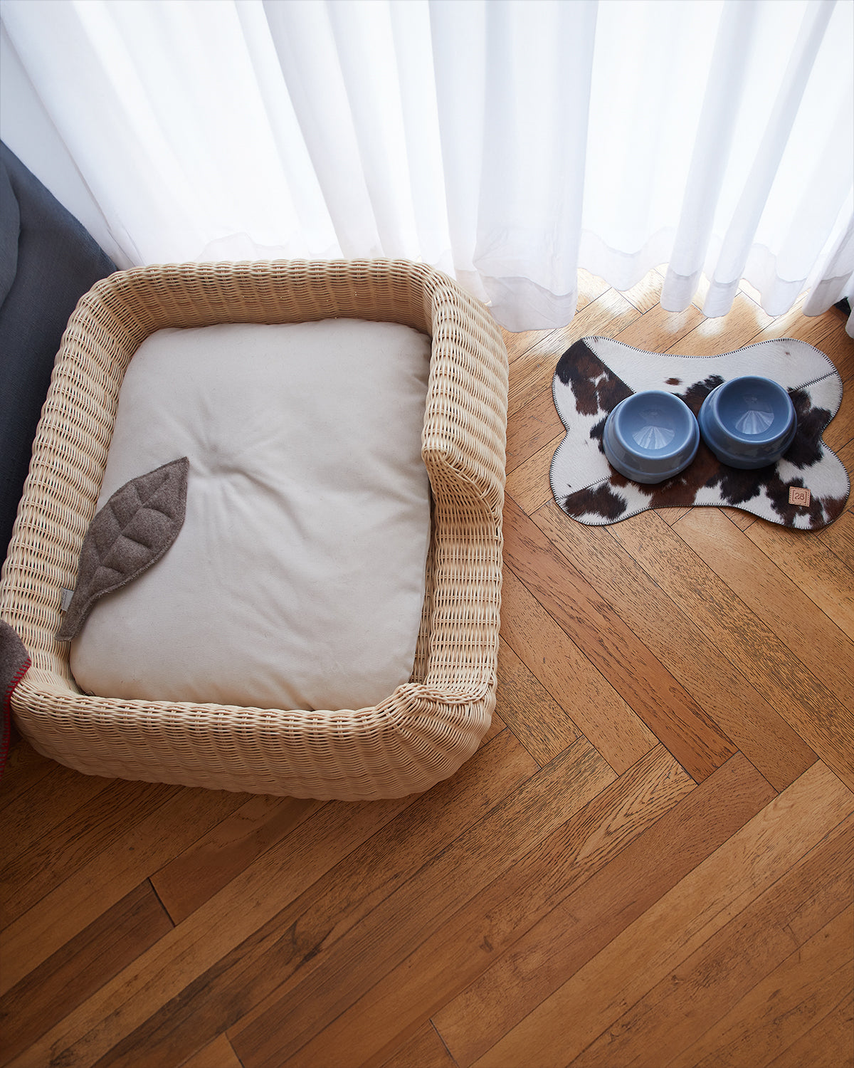 BRUCE HIDE PLACEMAT | פלייסמט לקרות לכלב ולחתול