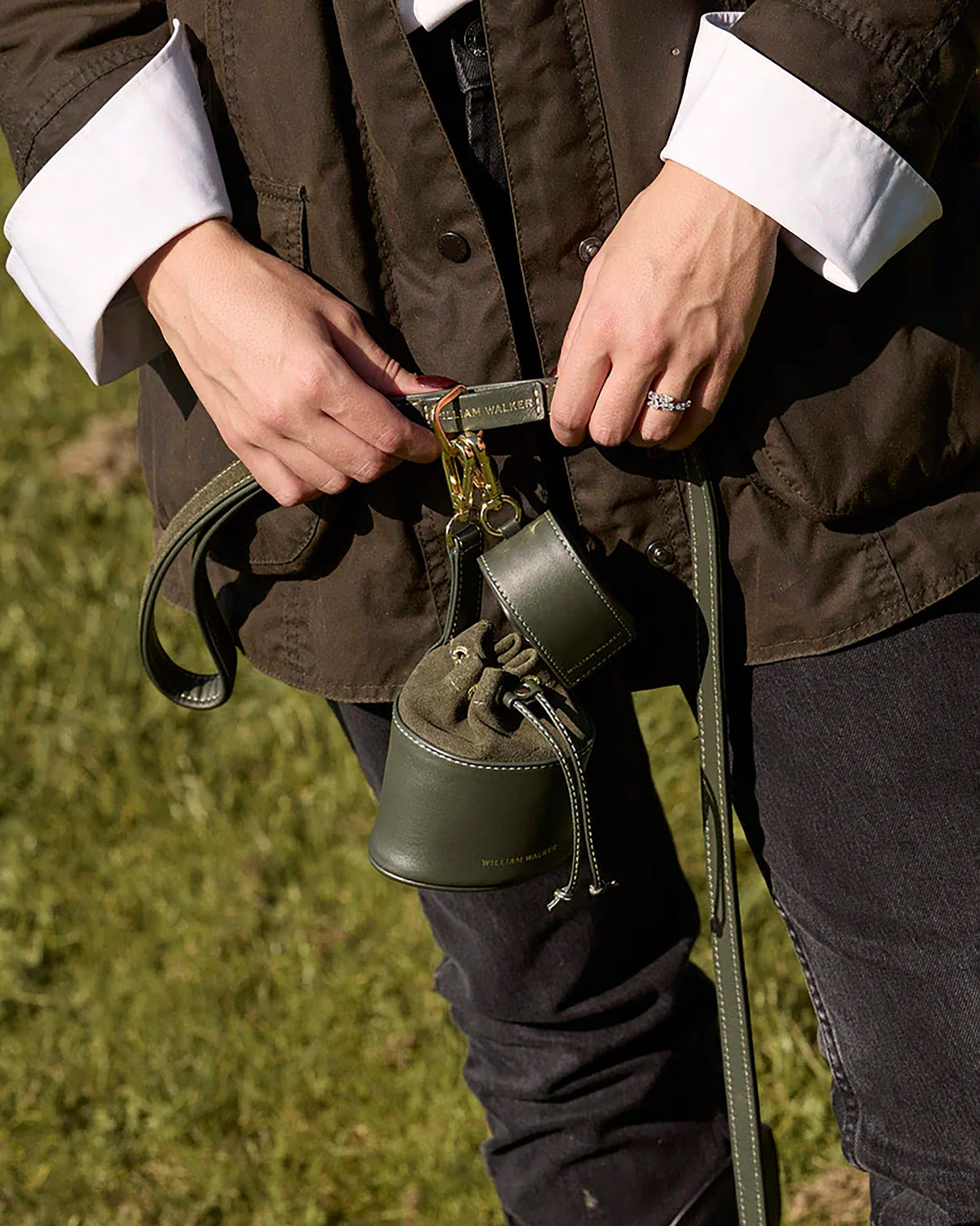 Luxe Suede Leather Dog Leash | רצועת עור ארוכה ומתכווננת לכלב