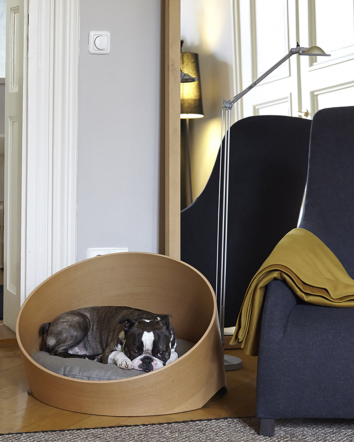 COVO DOG CAVE BED | מיטת עץ אורתופדית לכלב