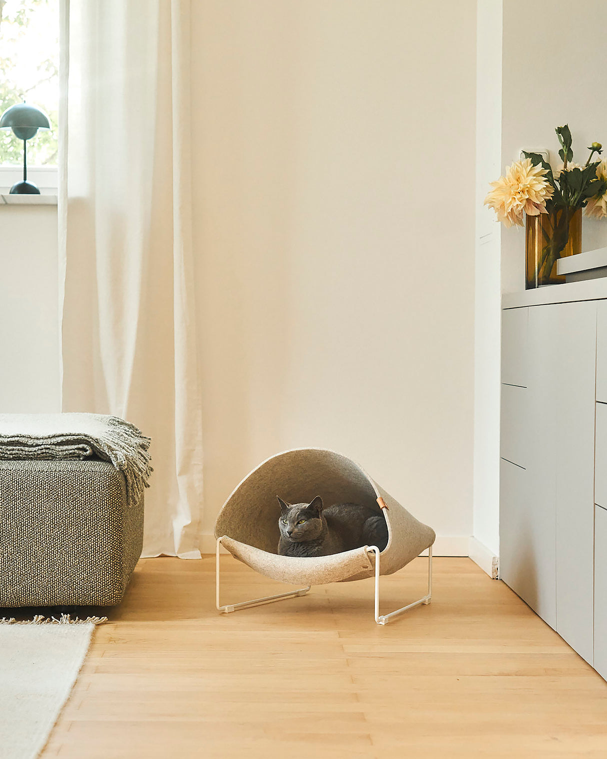 Loggia Cat Cave Bed | מיטת מאורה לחתולים