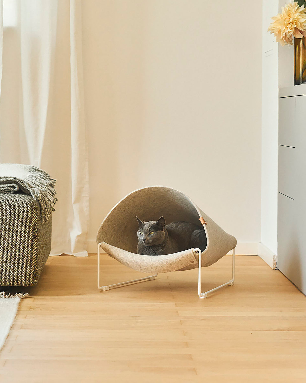 Loggia Cat Cave Bed | מיטת מאורה לחתולים
