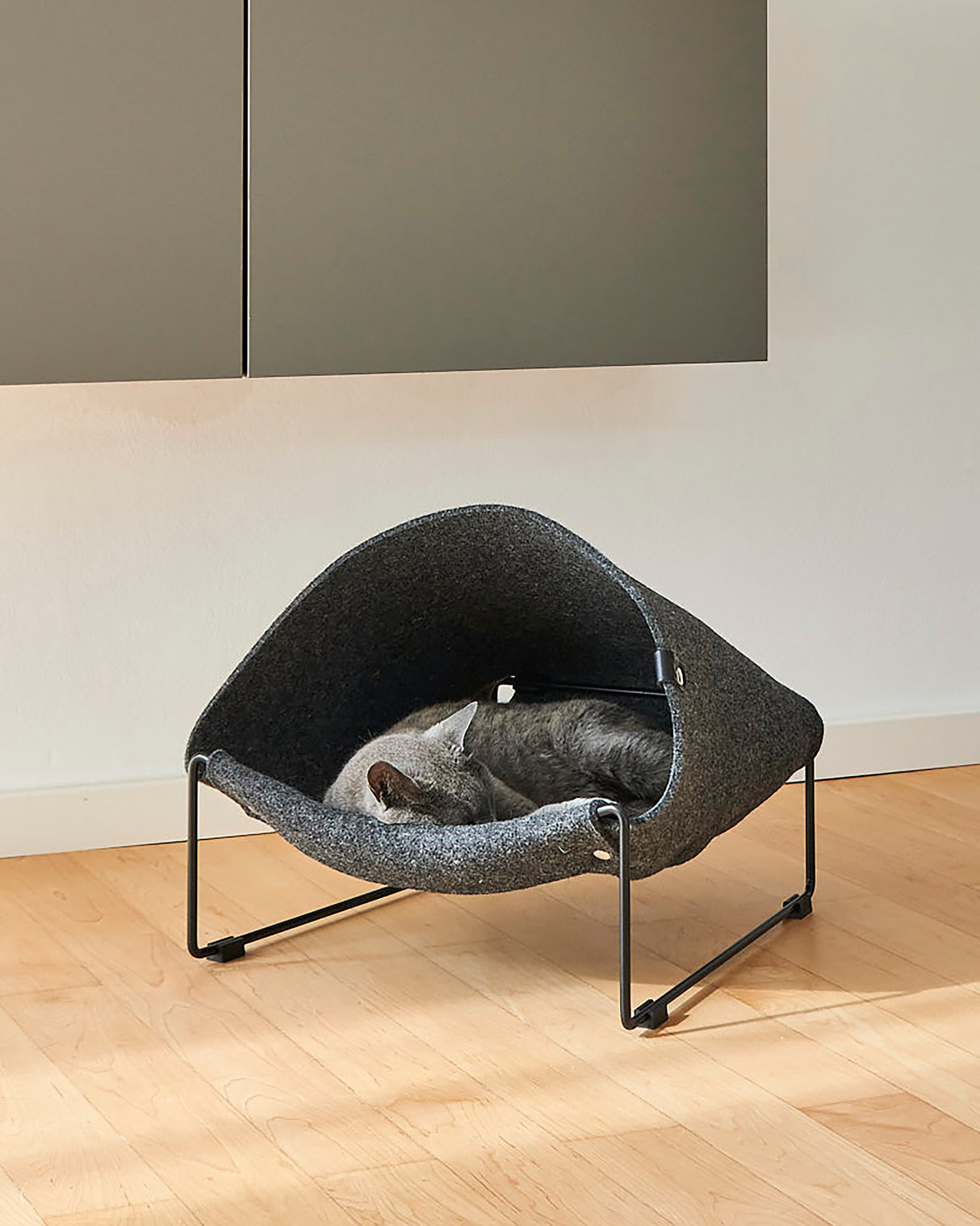 Loggia Cat Cave Bed | מיטת מאורה לחתולים