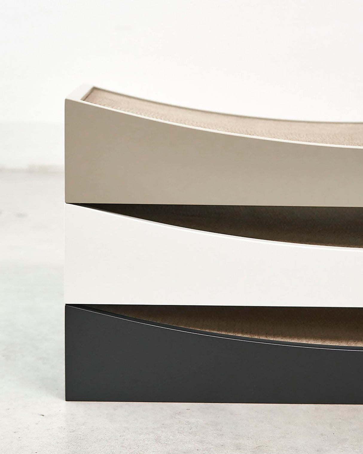 GRATTA CAT SCRATCHING BOARD | משטח גירוד לחתולים