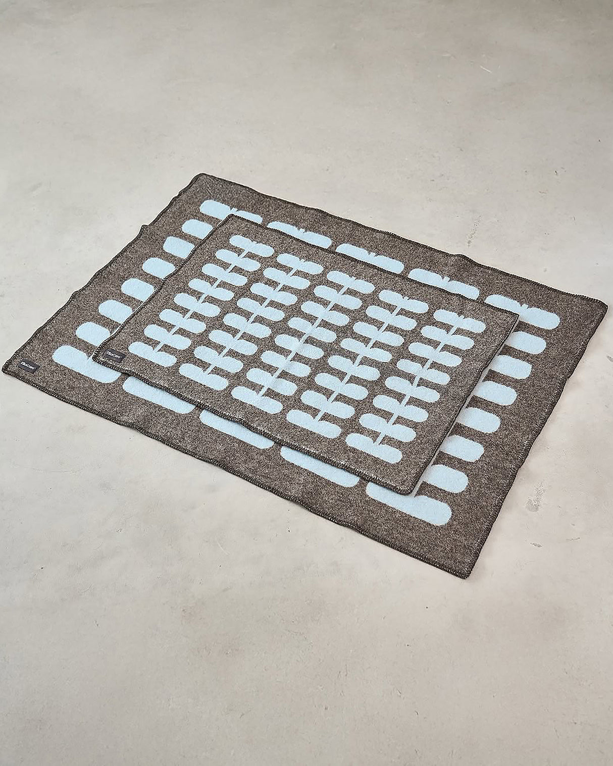 FLORA DOG WOOL BLANKET | שמיכה לכלב