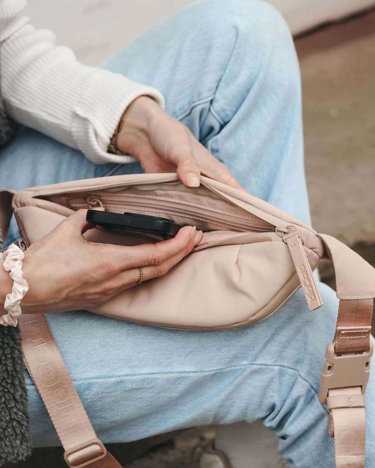 CINTA OWNERS WALKING BAG | פאוץ׳ לבעלי כלבים