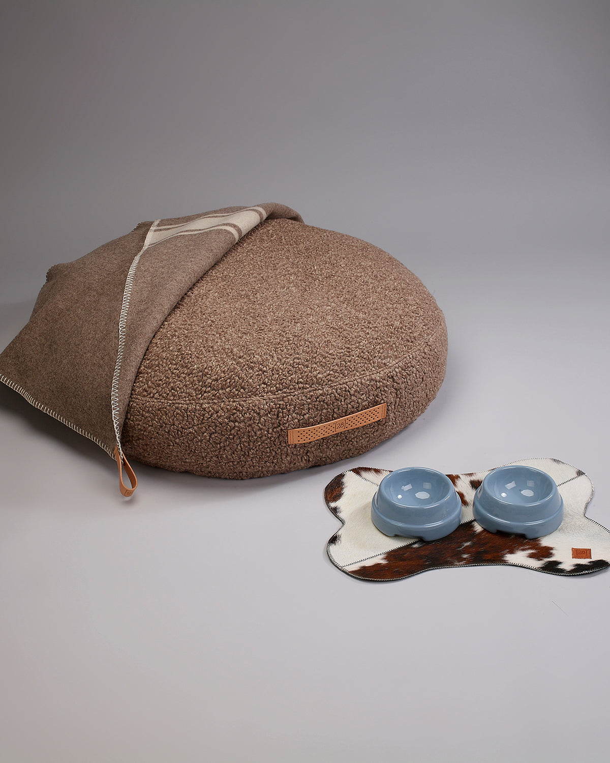 BRUCE HIDE PLACEMAT | פלייסמט לקרות לכלב ולחתול