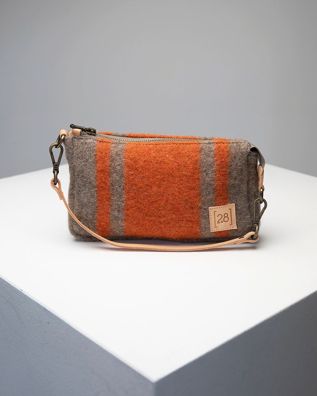 תיק להליכות עם כלבים אם נרתיק שקיות איסוף