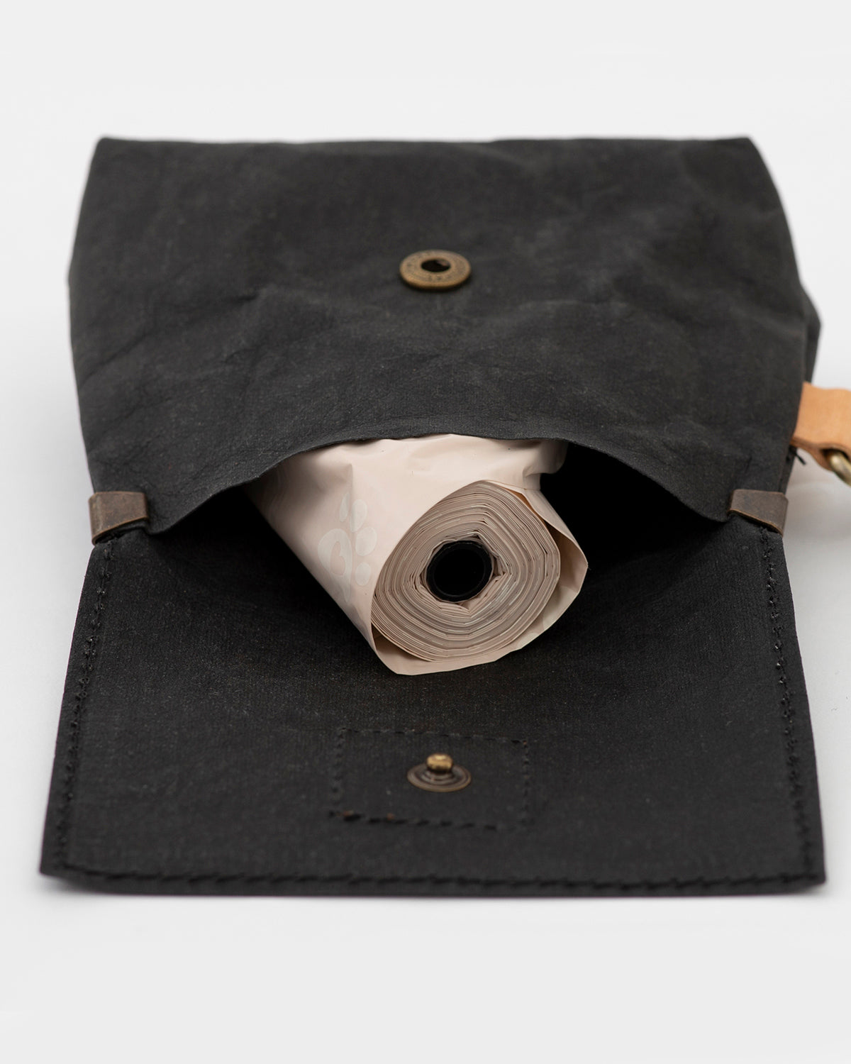 OLIVIERO POO BAG HOLDER | נרתיק לשקיות איסוף