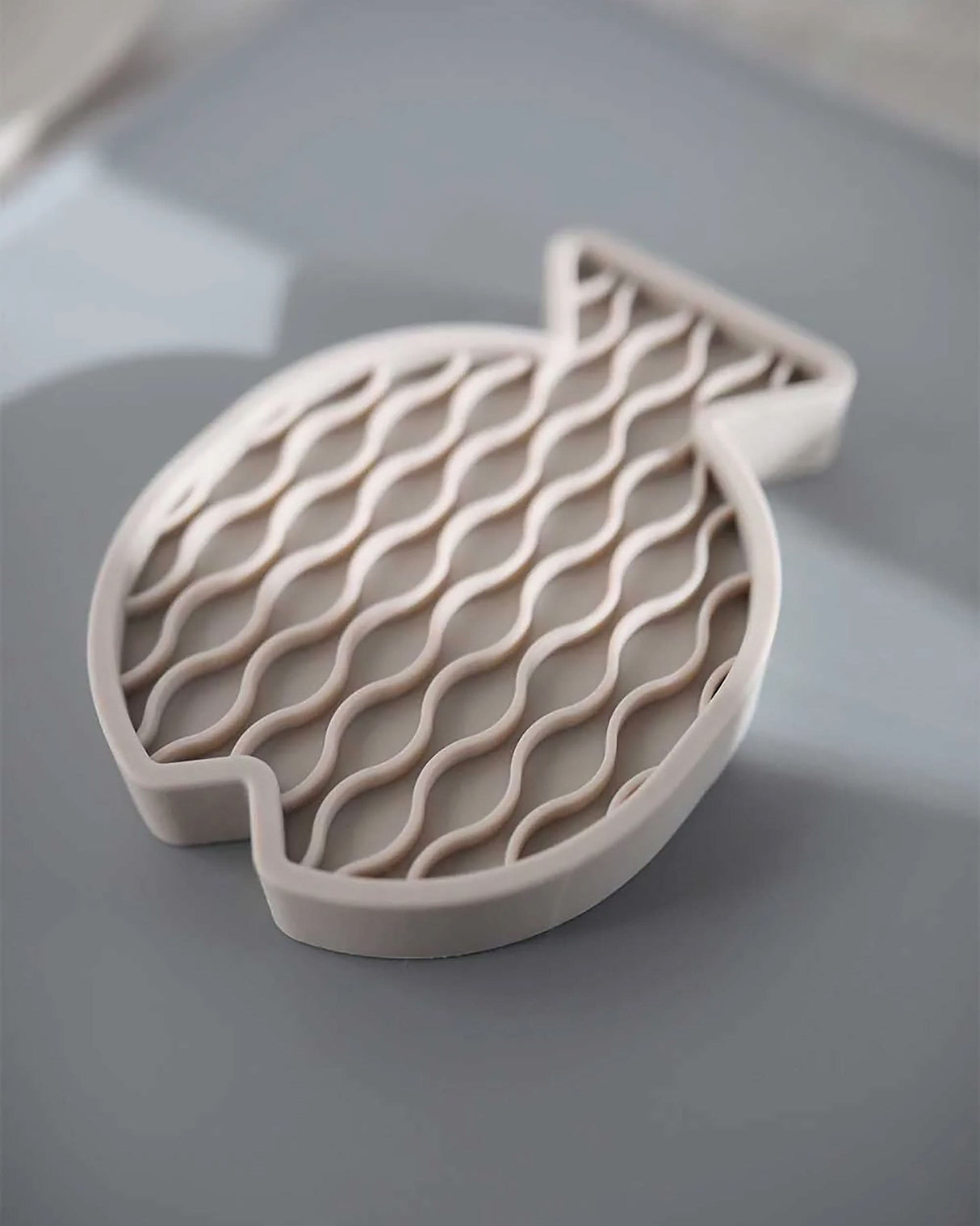 PESCE CAT ACTIVITY TOY | משטח ליקוק לחתולים