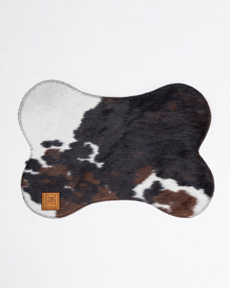 BRUCE COWHIDE PLACEMAT | פלייסמט לקערות לכלב ולחתול
