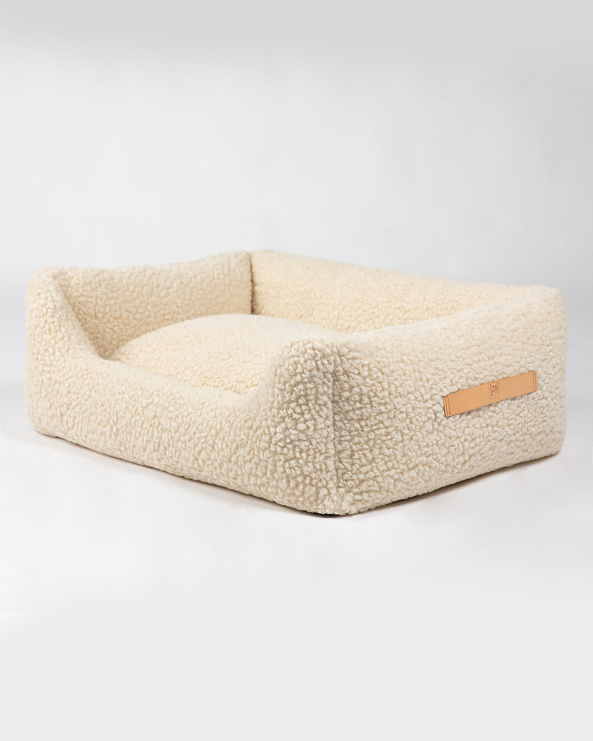 HENRI BOUCLÉ CAT BED | מיטה לחתול